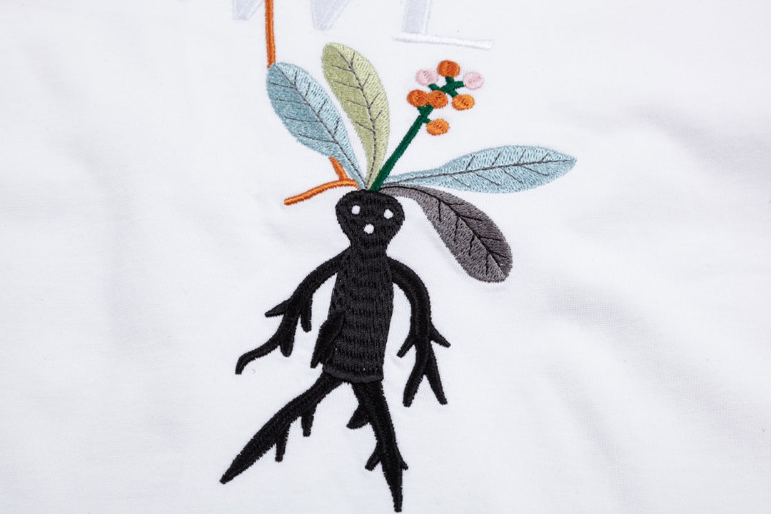 LO's Alphabet and ginseng elf embroidered T-shirt