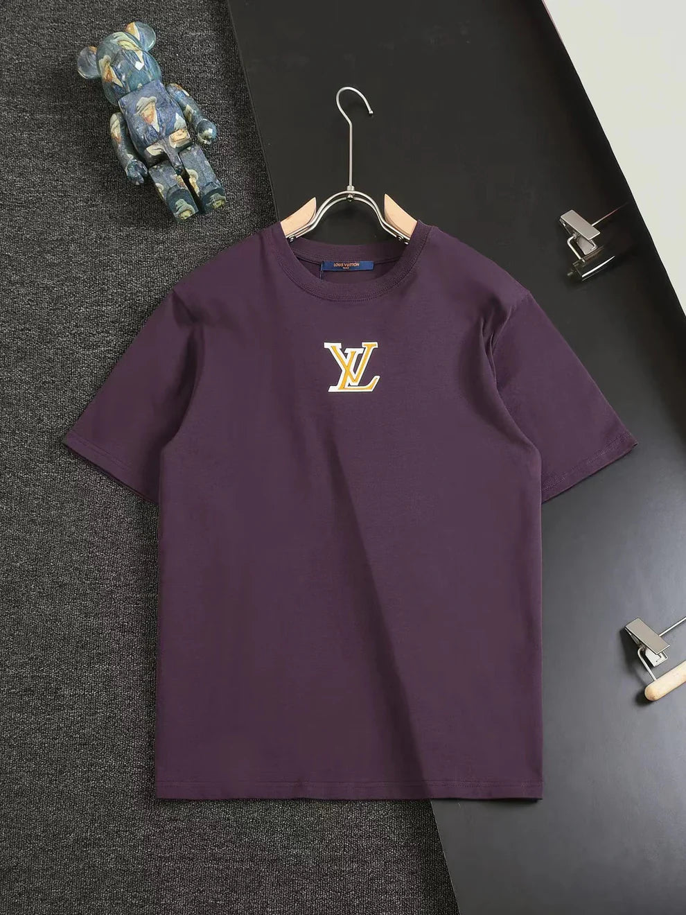 L‘s Purple and yellow label printed T-shirt