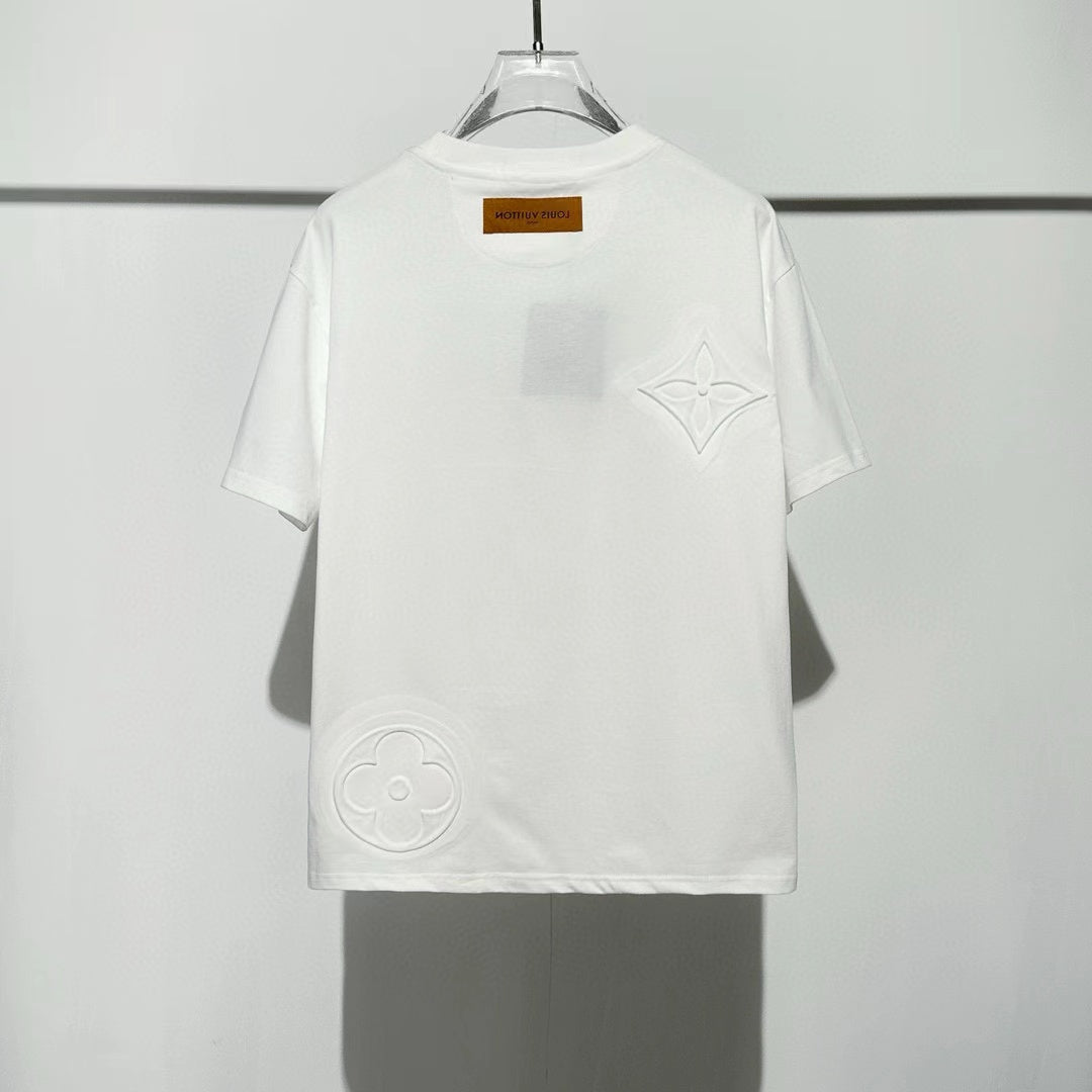 L's Embossed pattern T-shirt