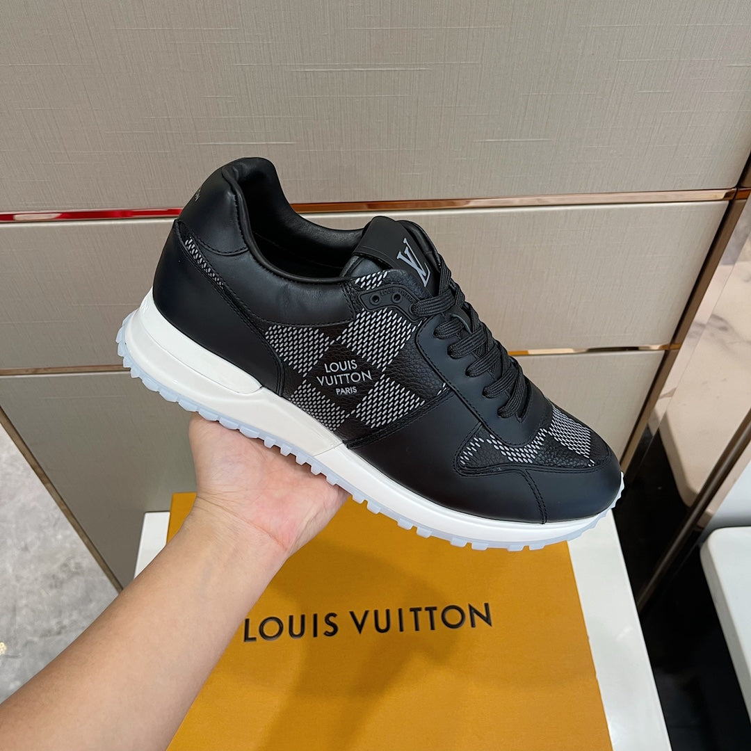 L05 Sneaker Two Styles