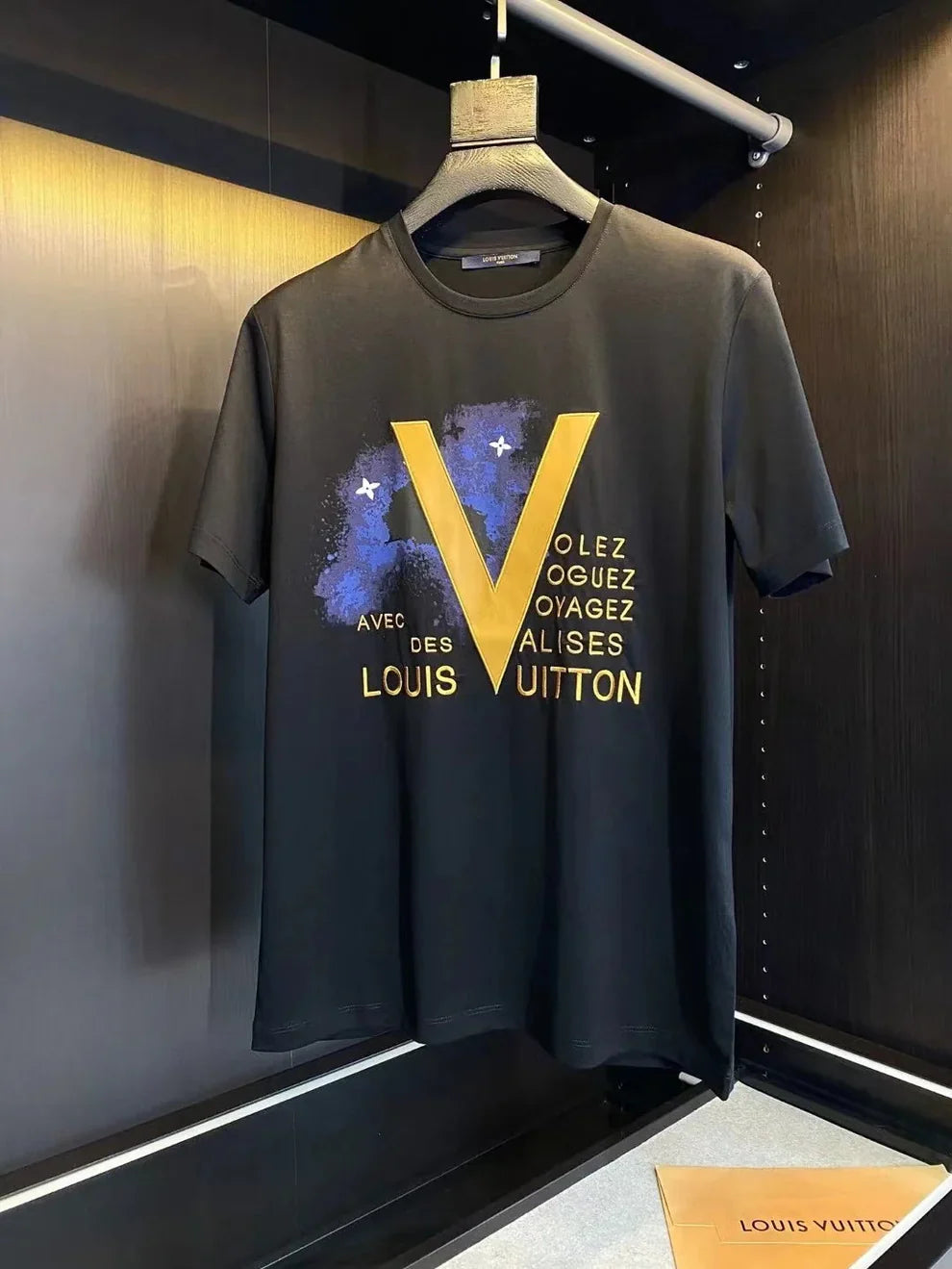 L's Big V graphic T-shirt