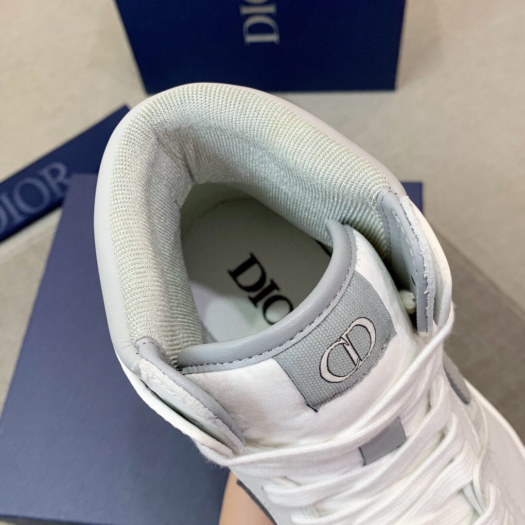 D01 Sneaker