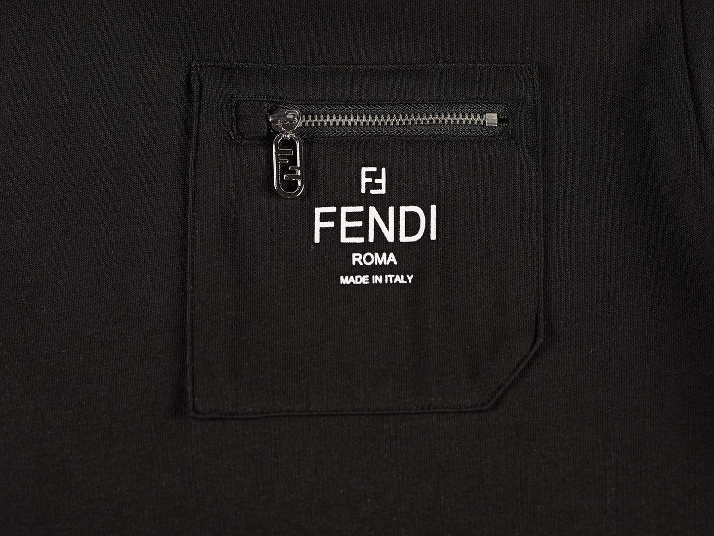 F's T-shirts with pockets on the front