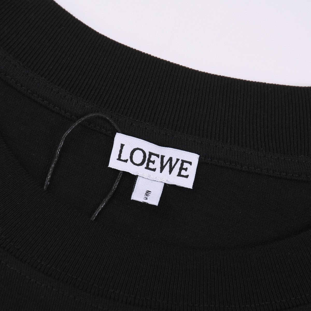 LO's New crew-neck T-shirts for spring and summer