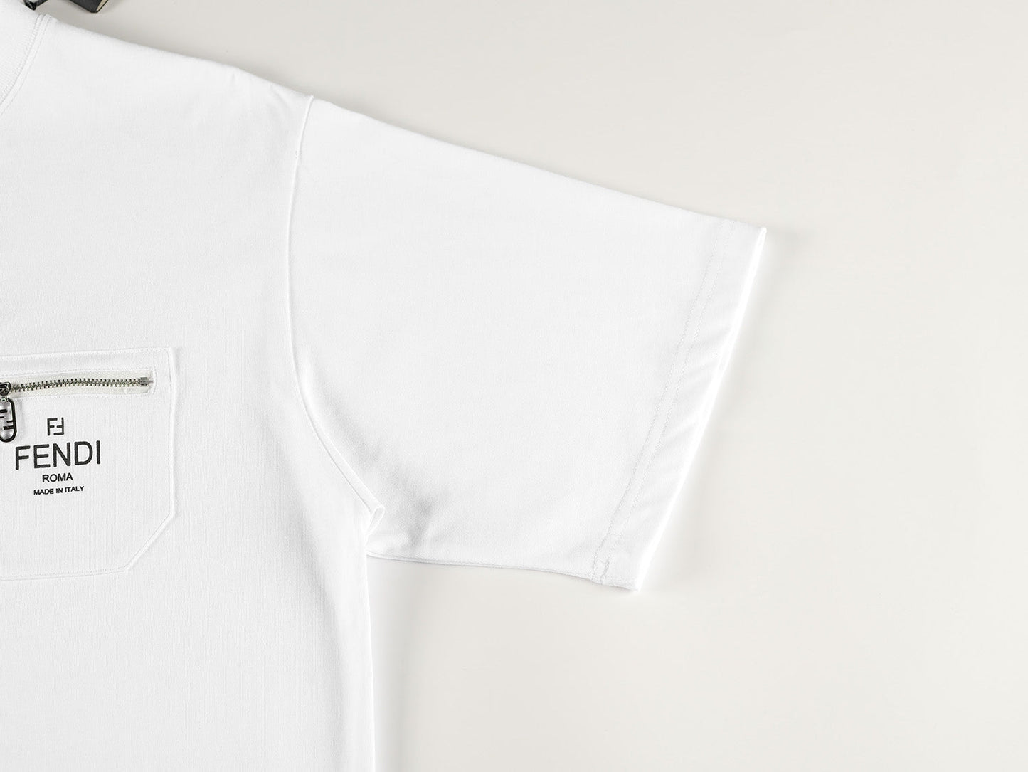 F's T-shirts with pockets on the front