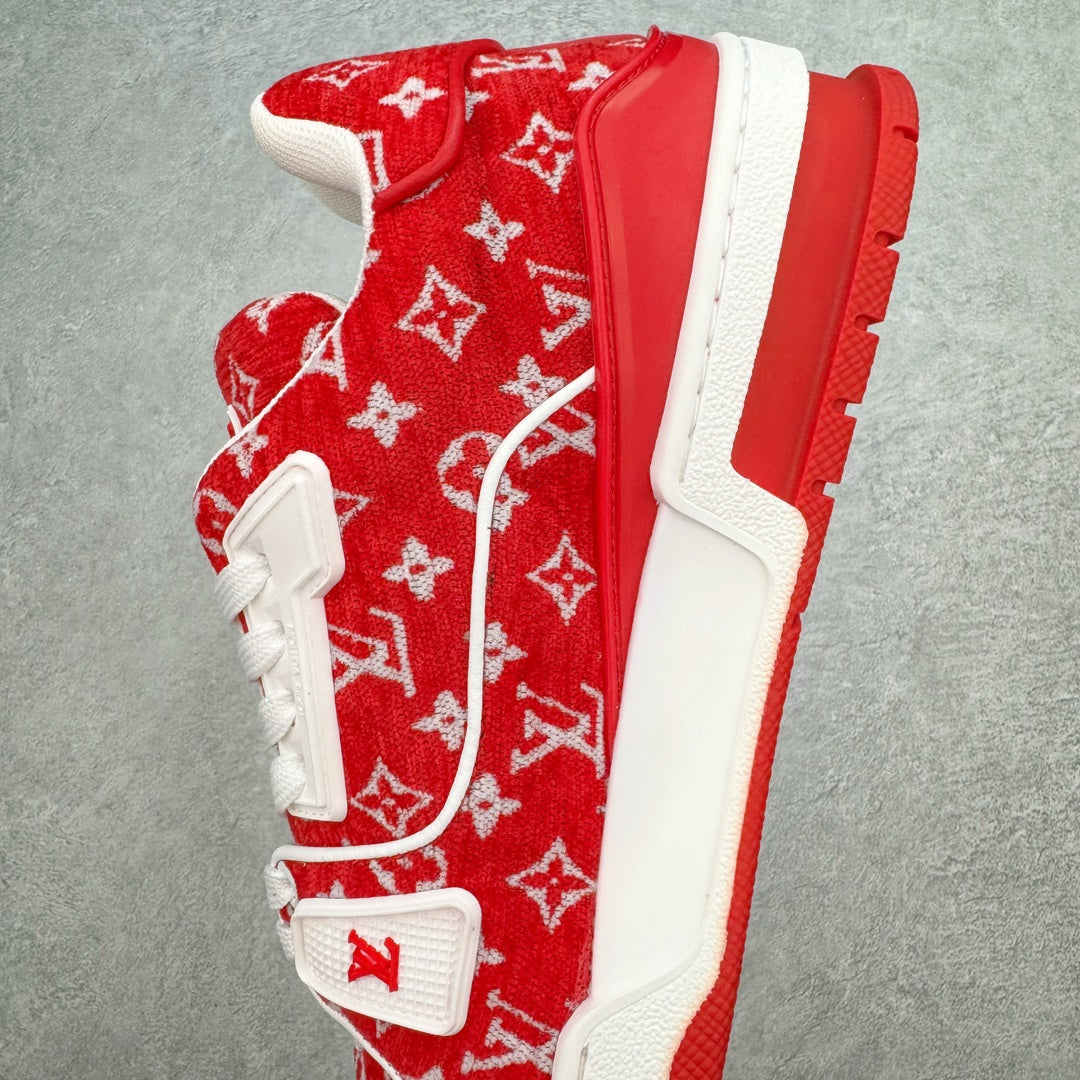 L's Red All Over Logo Confortable Sneakers