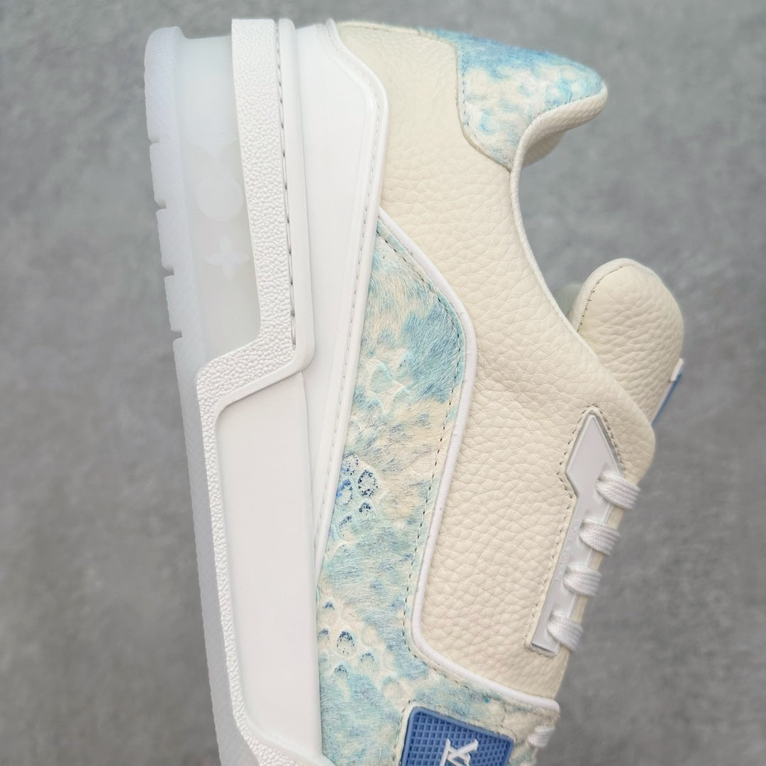 L's Blue Figure And White Leather Confortable Sneakers