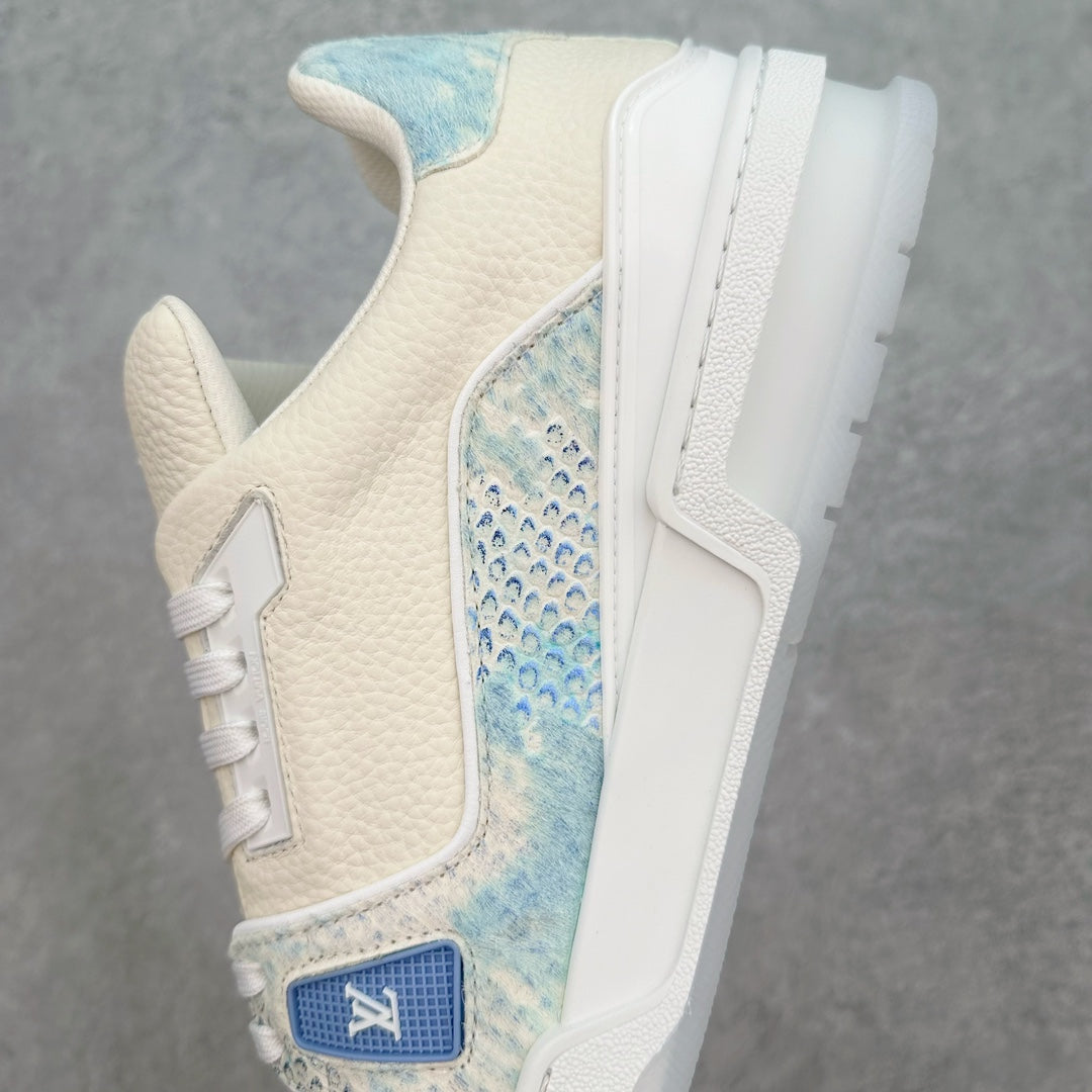 L's Blue Figure And White Leather Confortable Sneakers