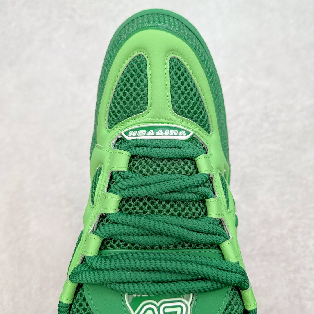 L's Green Breathable Sneakers