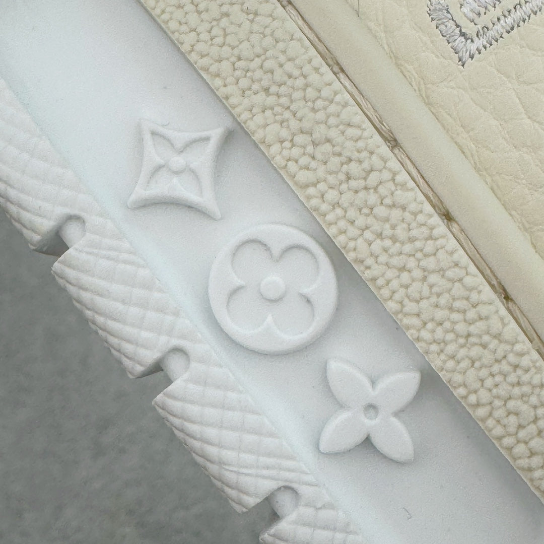 L's Beige Leather Sneakers