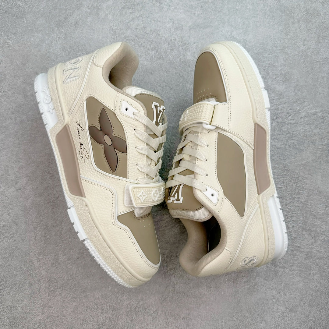 L's Beige Leather Sneakers