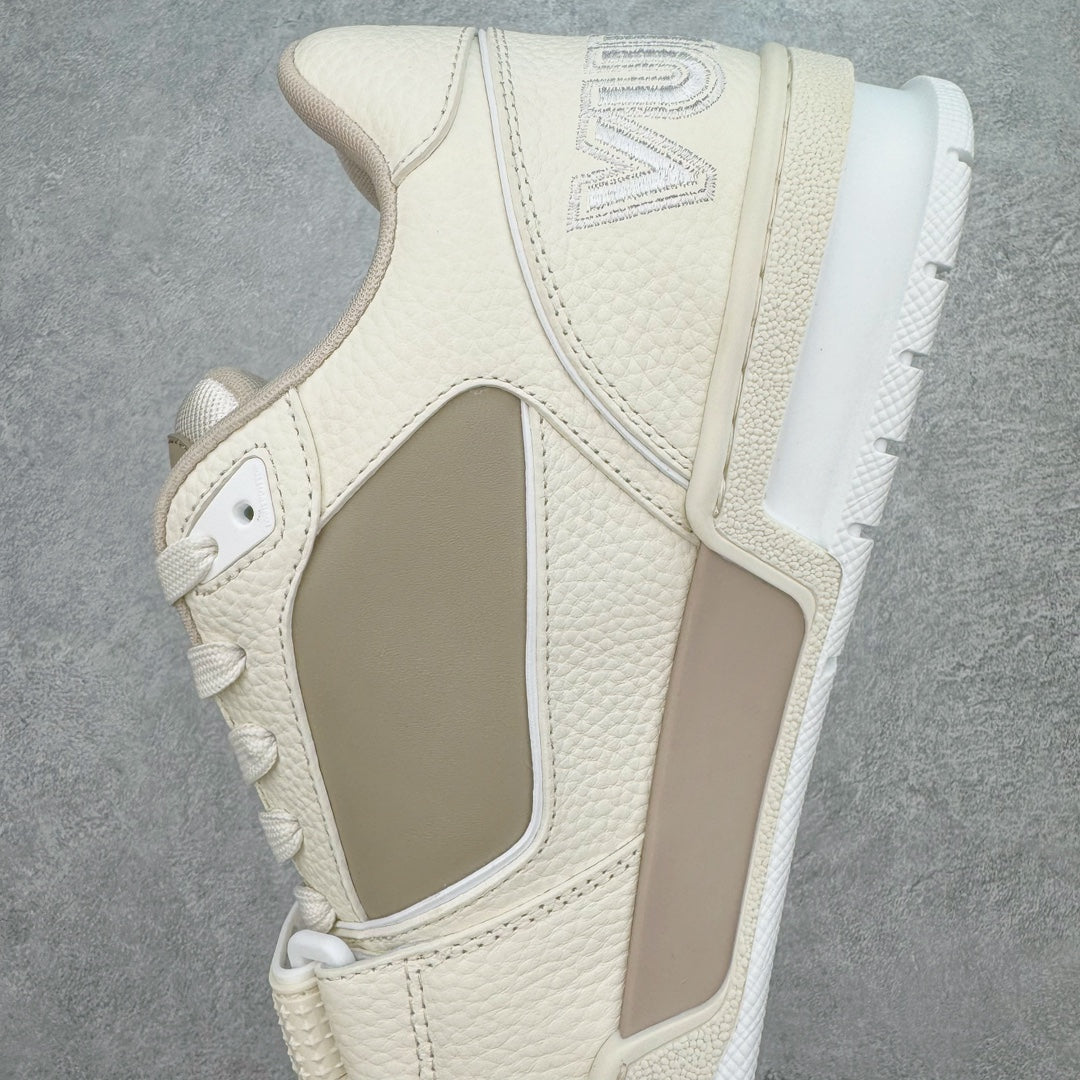 L's Beige Leather Sneakers