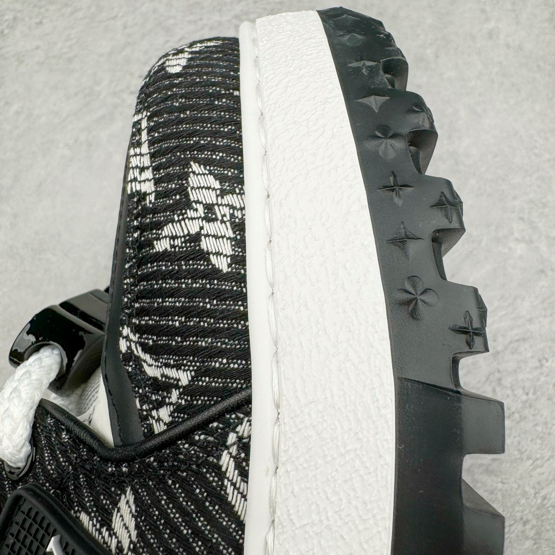 L's Black Logo And White Pattern Sneakers