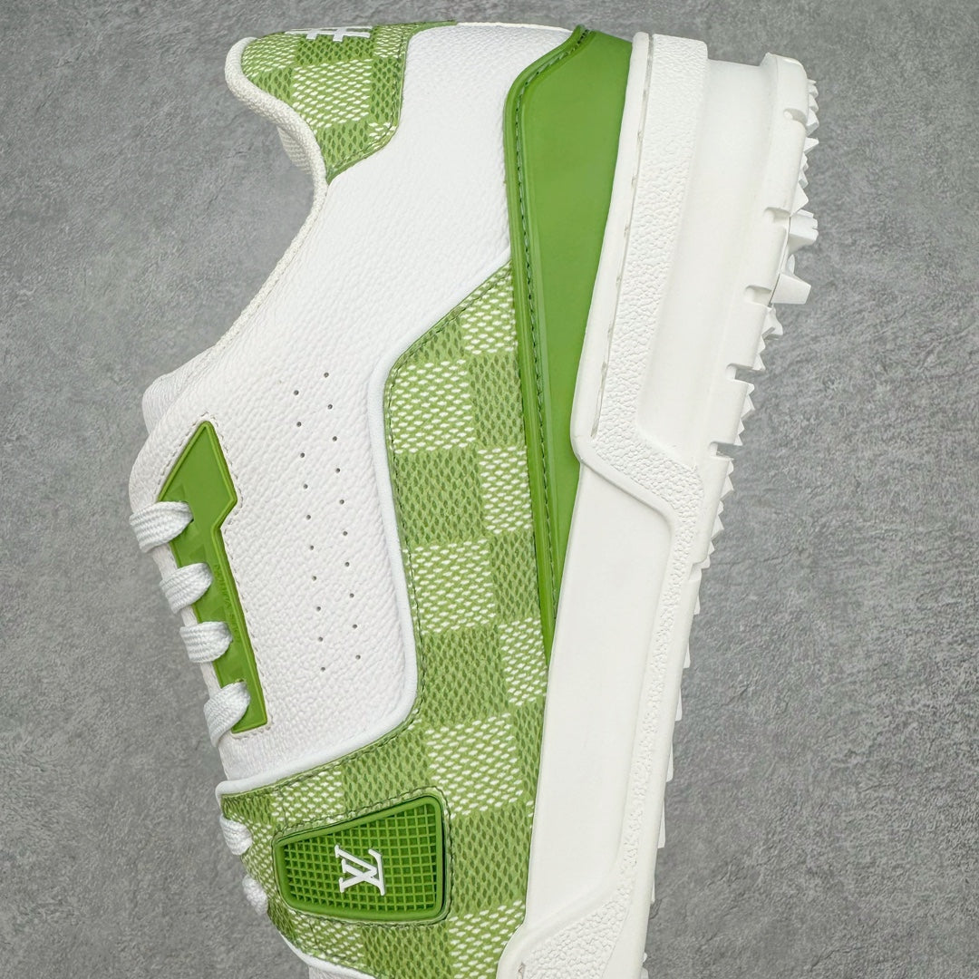 L's White Figure And Green Grid Sneakers